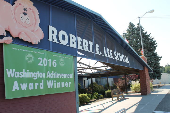 Robert E Lee School in East Wenatchee