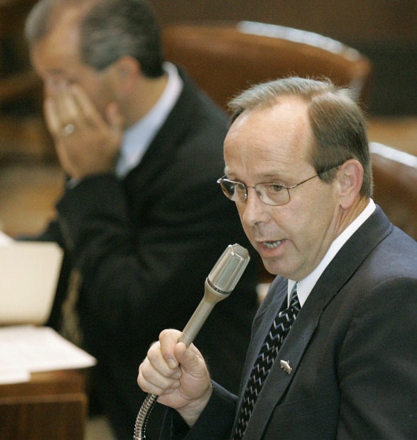 Sen. Jeff Kruse, R-Roseburg, makes remarks before a vote Friday, July 8, 2005, at the Oregon Capitol. CREDIT: RICK BOWMER