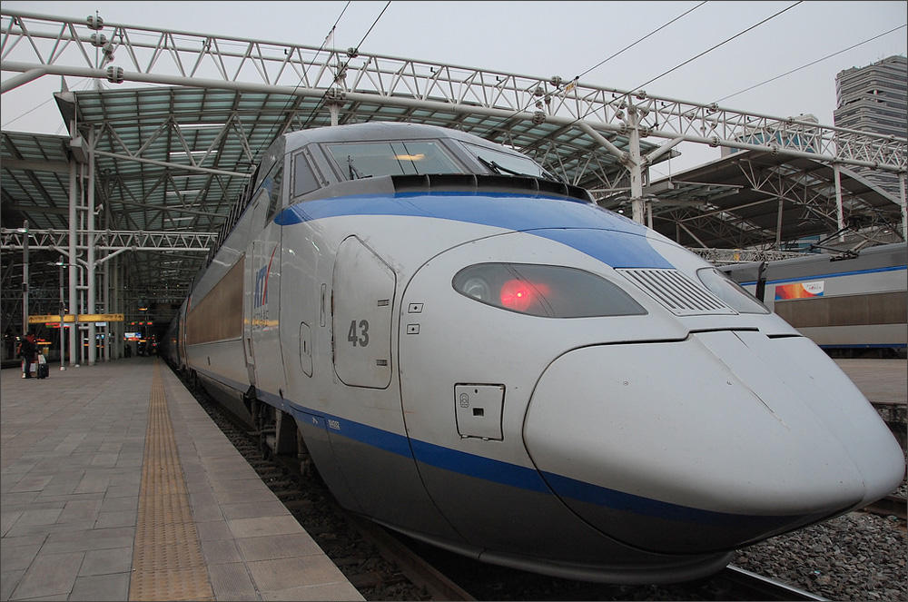 A photo of a high speed train in Korea.