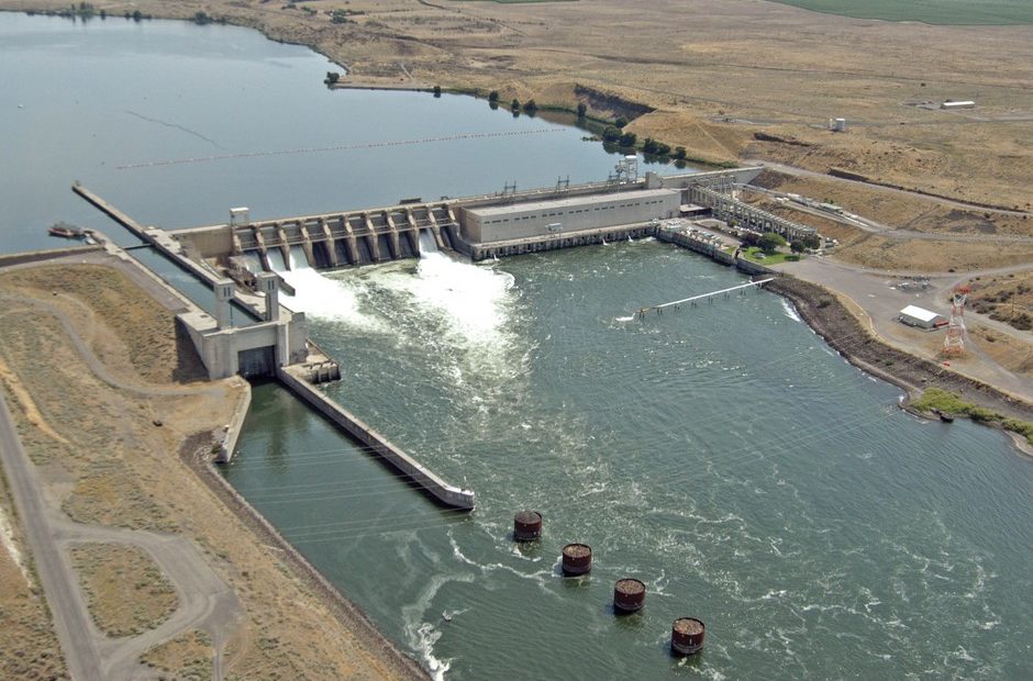 The Ice Harbor Dam on the Snake River. CREDIT: BONNEVILLE POWER ADMINISTRATION