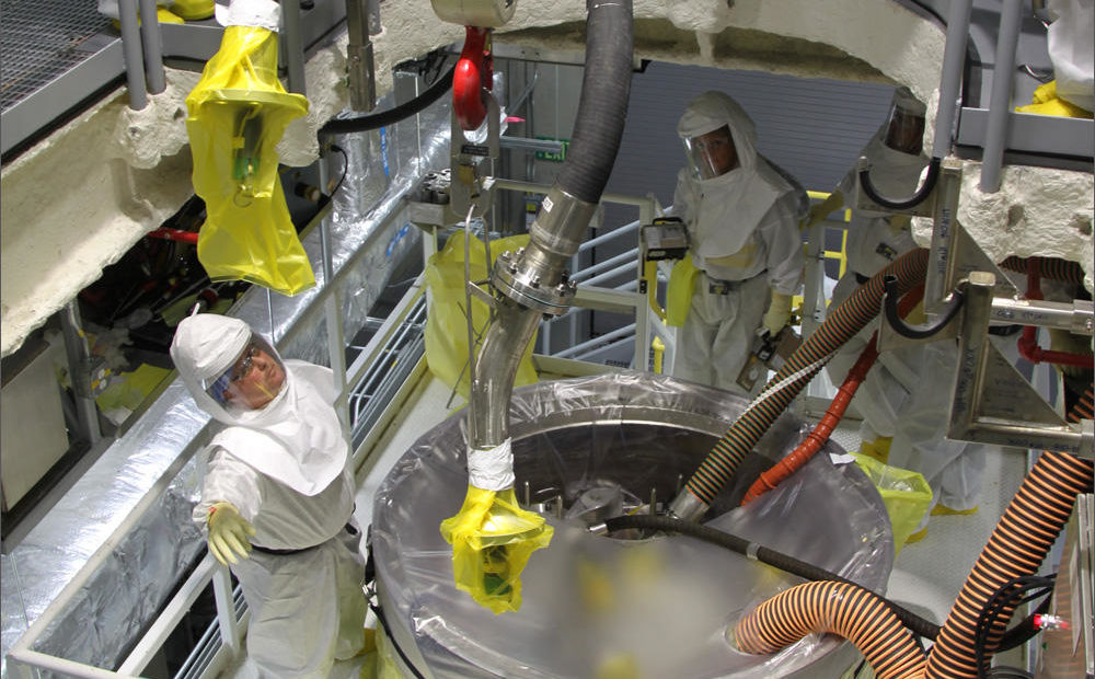 CH2M HILL Plateau Remediation Company Sludge Removal Project workers prepare for DOE Operational Readiness Review in the 100 K Reactor Area. CREDIT: U.S. DEPARTMENT OF ENERGY