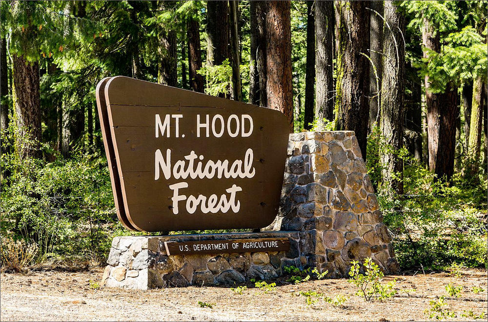 Mount Hood National Forest sign