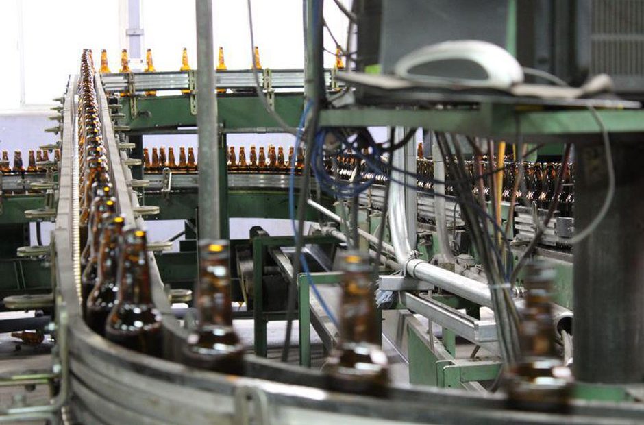 Reusable beer bottles for a new statewide program are being made at Owens-Illinois Glass Plant in Portland. CREDIT: OREGON BEVERAGE RECYCLING COOPERATIVE