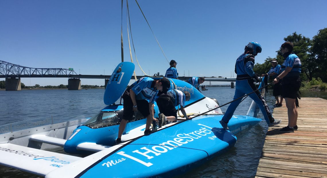 Hydroplane in Water