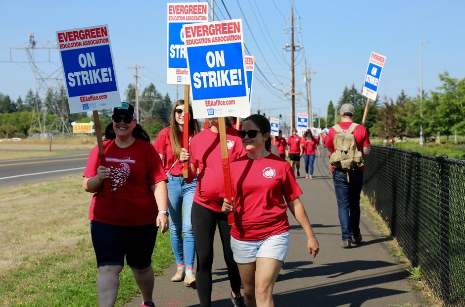 Teachers with the Evergreen School District picketing on Tuesday, Aug. 28. 2018. CREDIT: MOLLY SOLOMON