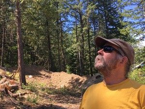Chris Hopkins built a home in Pine Forest in the 1990s and lived there for more than a decade. He says it’s the responsibility of individual property owners to protect their homes from wildfire. CREDIT: ASHLEY AHEARN