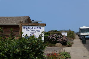 In Newport, vacation rentals are concentrated along the bluffs above the Pacific Ocean. CREDIT: TOM BANSE/N3