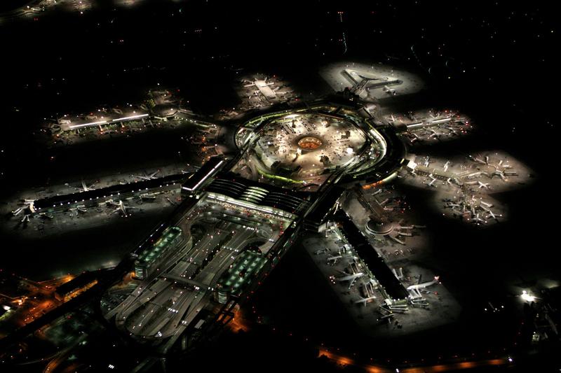 San Francisco airport at night. CREDIT: ANDREW CHOY/WIKIMEDIA COMMONS