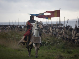Robert the Bruce (Chris Pine) surveys his phalanx in Outlaw King.