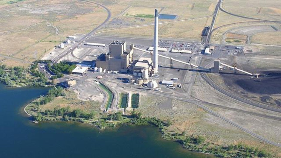 Portland General Electric's coal-fired Boardman Power Plant along the Columbia River. Courtesy PGE