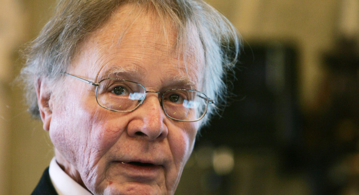 Wallace Broecker, a professor at Columbia University in New York, speaking during the Balzan Prize ceremony in Rome in 2008. Broecker, a climate scientist who popularized the term "global warming," died Monday. CREDIT: Gregorio Borgia/AP