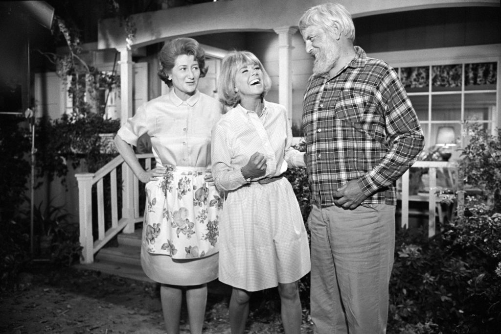 Actors Fran Ryan (left) and Denver Pyle appear with Day on The Doris Day Show.
