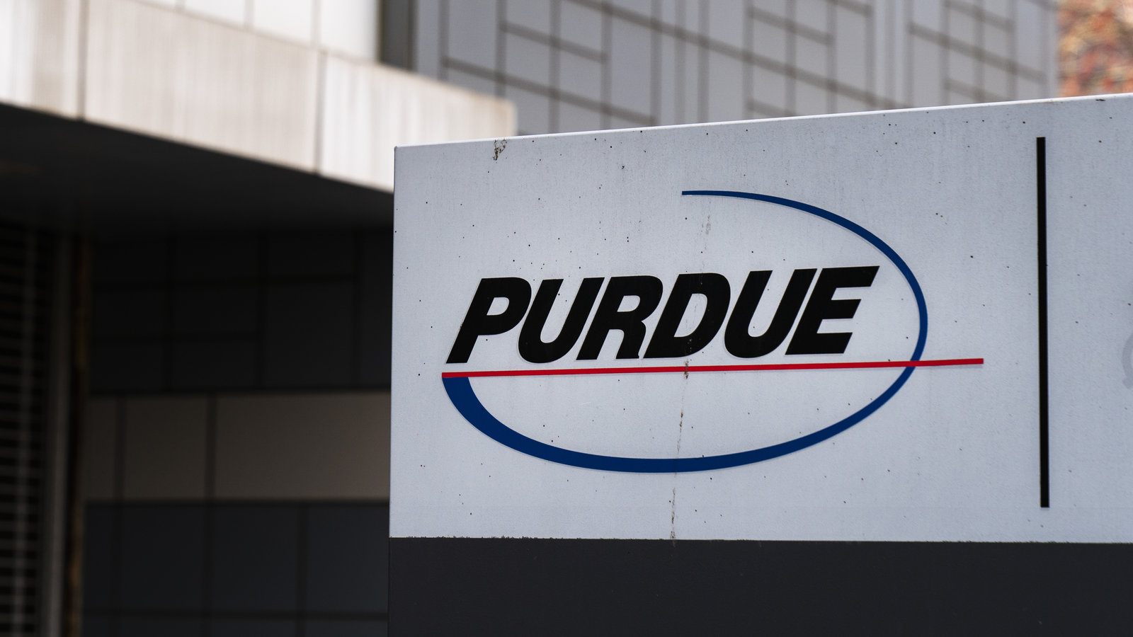 Purdue Pharma and other health care giants are discussing potential deals with authorities that could resolve thousands of lawsuits they're facing over the U.S. opioid epidemic. Drew Angerer/Getty Images
