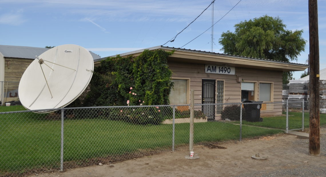 The KYNR building in Toppenish, Wash. The station was knocked off the air after a burglary in Oct. 2018. CREDIT: ENRIQUE PÉREZ DE LA ROSA/NWPB