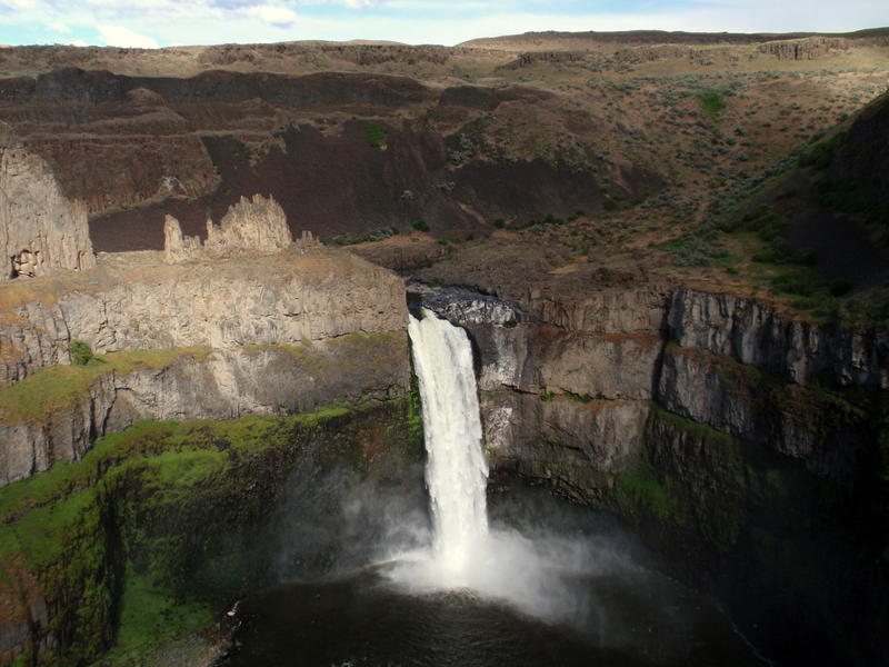 Palouse Falls would be one of many Washington State Parks to no longer charge a day use fee under a bill prepared for the 2020 legislature. CREDIT: Tom Banse/N3