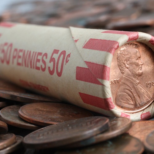 Banks around the country are running low on nickels, dimes, quarters and even pennies due to a change shortage that experts say is being exacerbated by the coronavirus pandemic. CREDIT: Bloomberg/Bloomberg via Getty Images