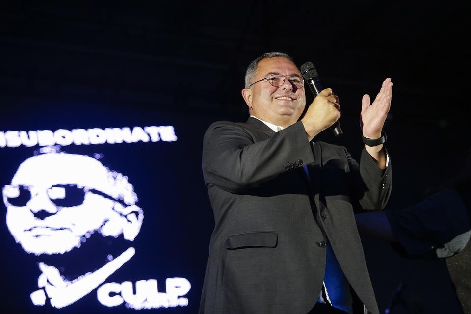 Republican gubernatorial candidate Loren Culp greets the crowd at a rally in Arlington in Snohomish County on Aug. 22, 2020. CREDIT: Jason Redmond for Crosscut