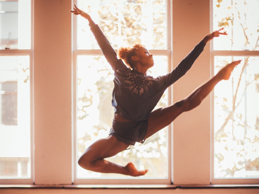 Edwards spent years training for traditionally male ballet roles, but it was beginning to feel too limiting, he says. What he really wanted to do was to dance en pointe, the technique where you dance on the tips of your toes using special ballet shoes. CREDIT: En Avant Photography