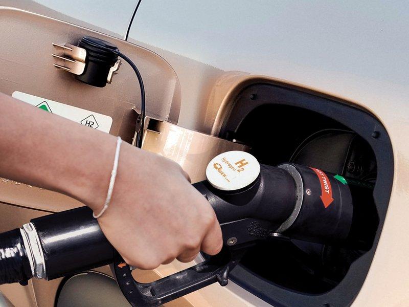 Refueling a vehicle at a hydrogen gas pump could be a familiar, speedy routine akin to how consumers refuel gasoline-powered cars today. Courtesy of Washington State Senate