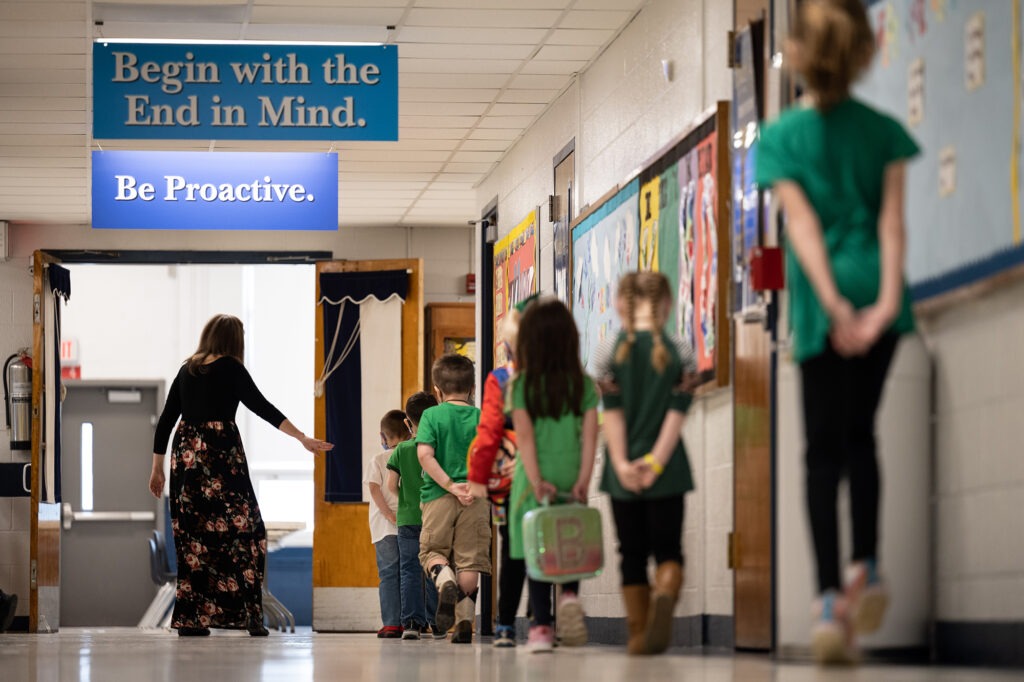 kids in school - social distancing wearing masks