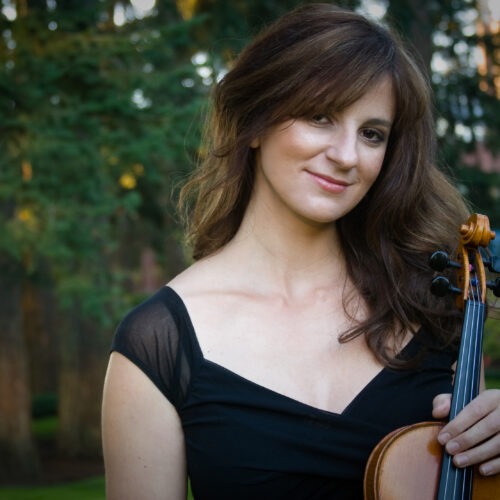 Picture of Maria Sampen with violin