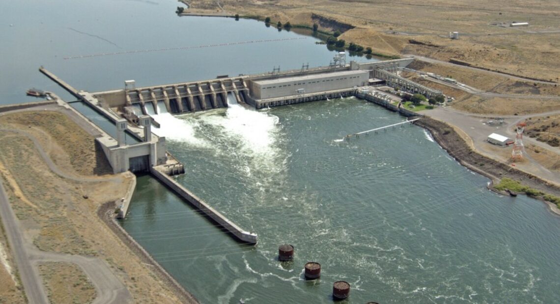 According to a new survey, a majority of people in the Northwest want the four Lower Snake River dams removed.