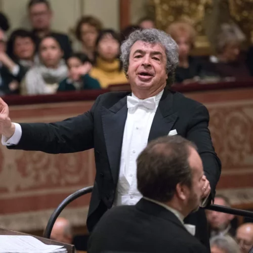 Semyon Bychkov, conducting the Vienna Philharmonic in Vienna, Austria in 2017.