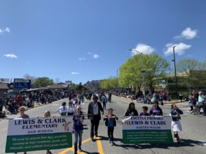 Lewis & Clark Elementary students in Wenatchee.