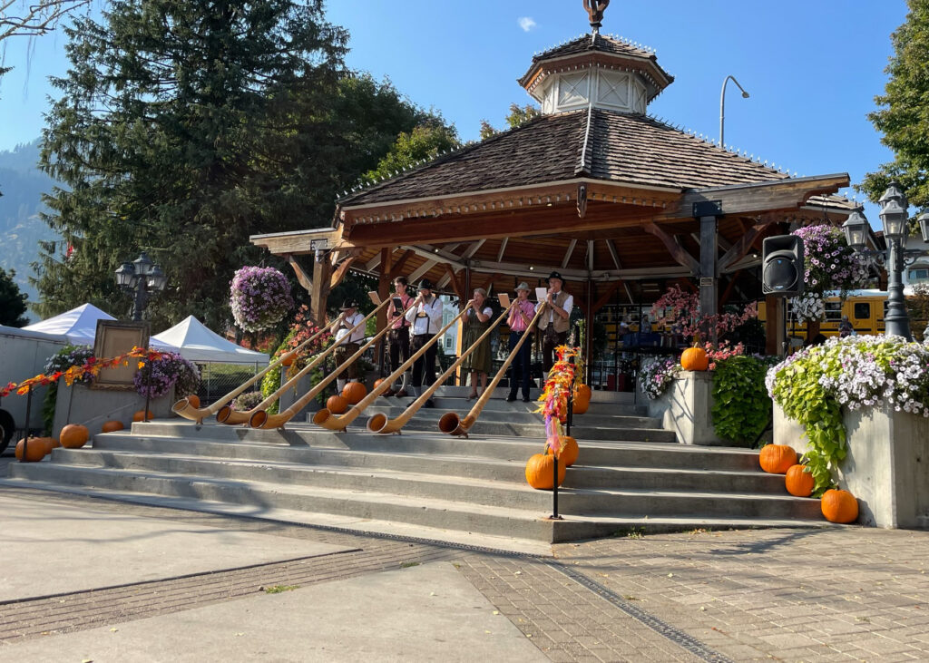 Alphorn ensemble, Leavenworth Oktoberfest 2022