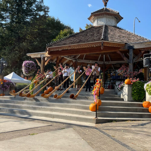 Alphorn ensemble, Leavenworth Oktoberfest 2022