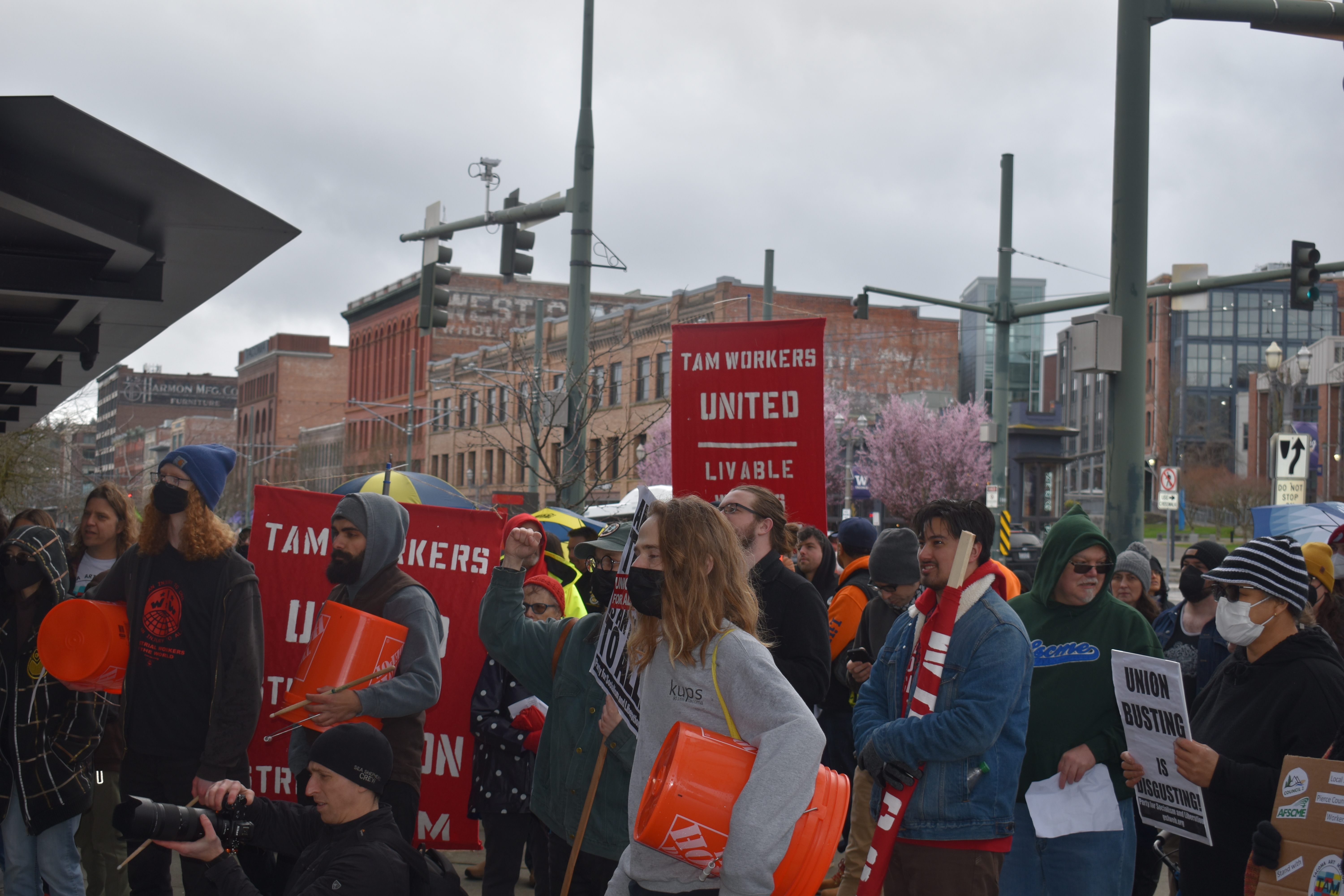 Employees are hoping unionization will lead to better pay and working conditions. Photo by Lauren Gallup.