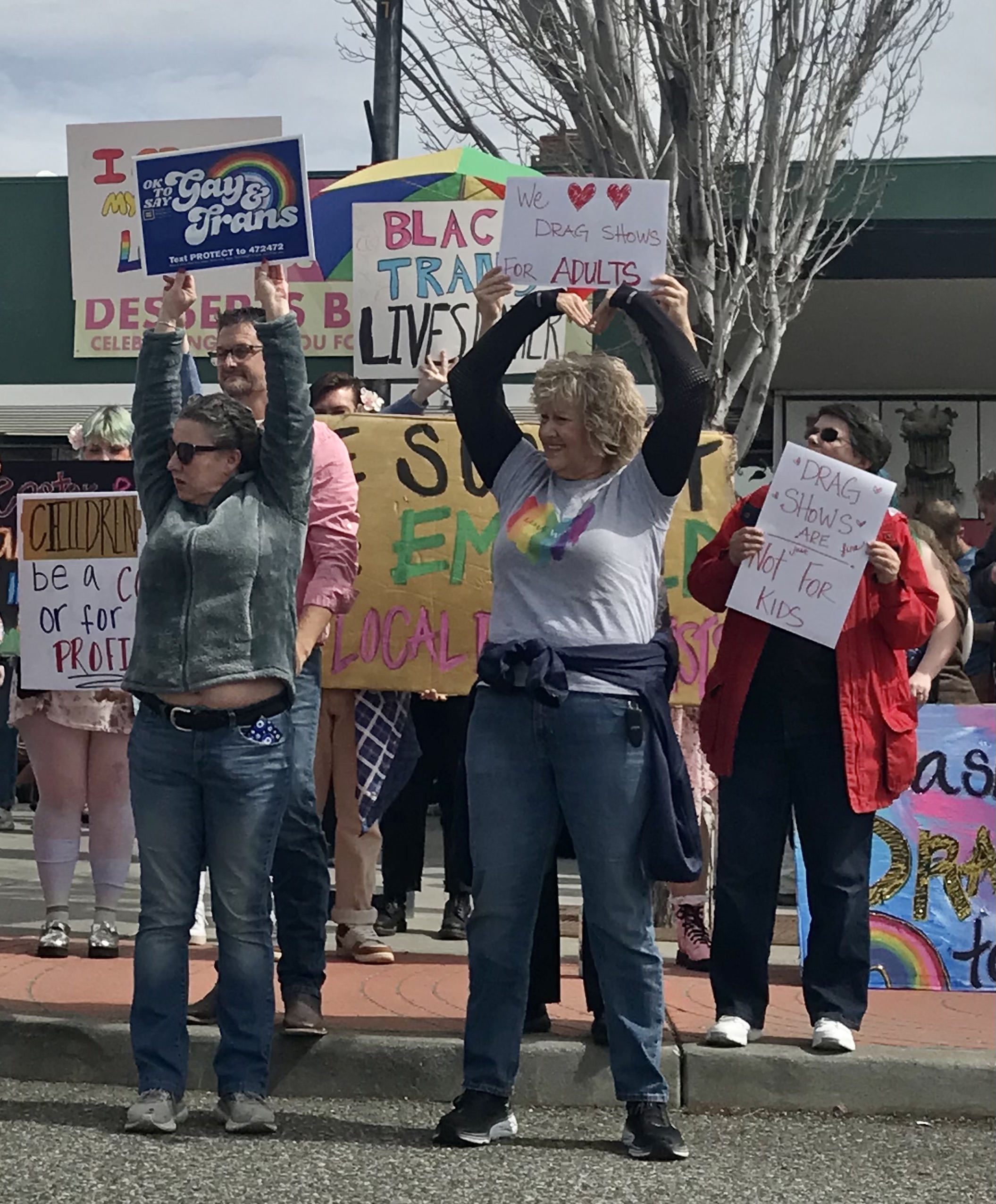All ages drag shows support and protests in Richland.
