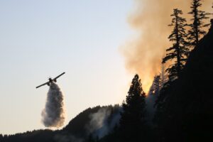 Aircraft flying recently on the Tunnel Five fire in the Columbia River Gorge