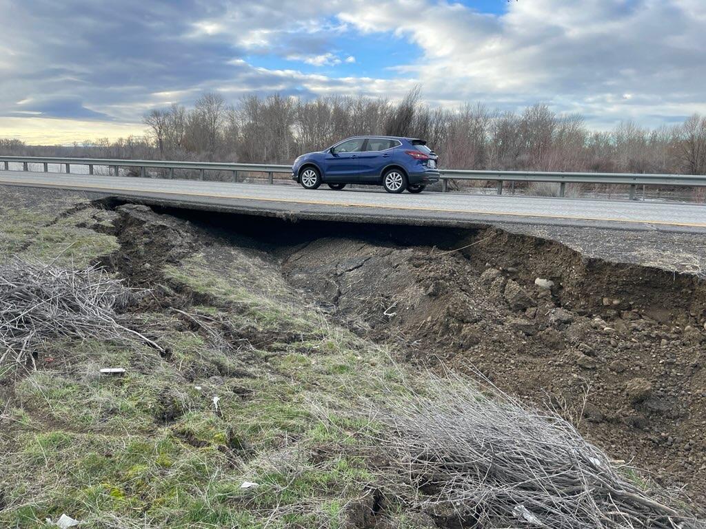 A close up photo of the embankment failure under the eastbound lanes of I-82 near Wapato.