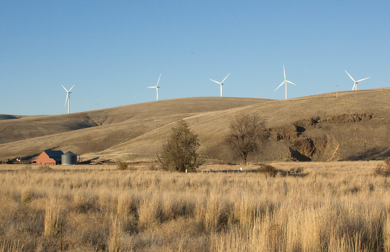 As wind turbines get too old, their blades often end up in landfills. Now, researchers at Washington State University have found a way to recycle the blades and create new plastics at the same time. (Credit: Dan Brekke, Flickr Creative Commons)